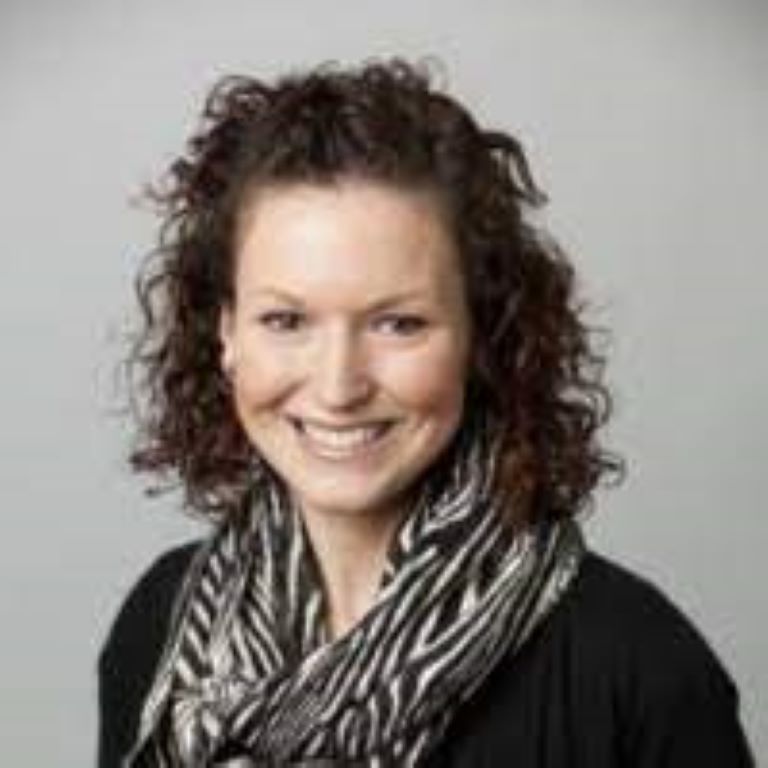 Headshot of Corinne Bannon