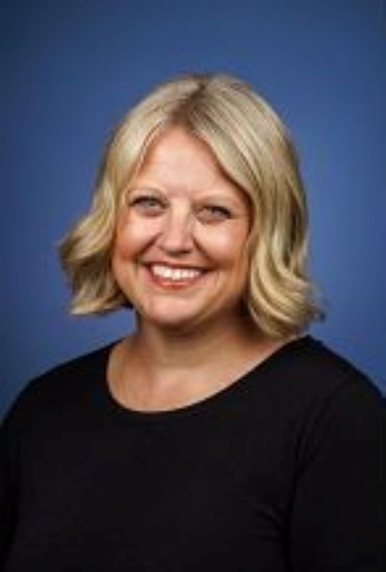 Headshot of Julie Murray